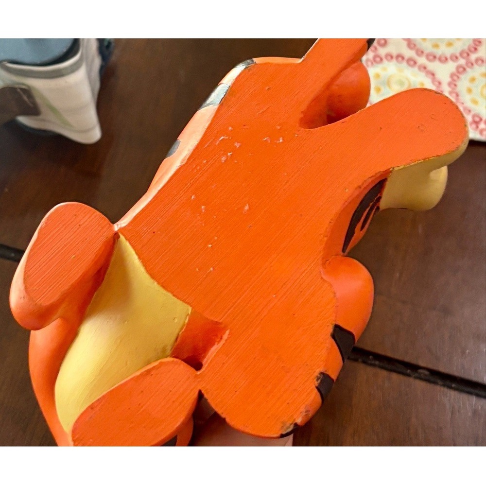 Disney Tigger Round Photo Frame PUNCH Purple Butterfly Pooh Resin Flaw Chip‎ - Picture 10 of 11